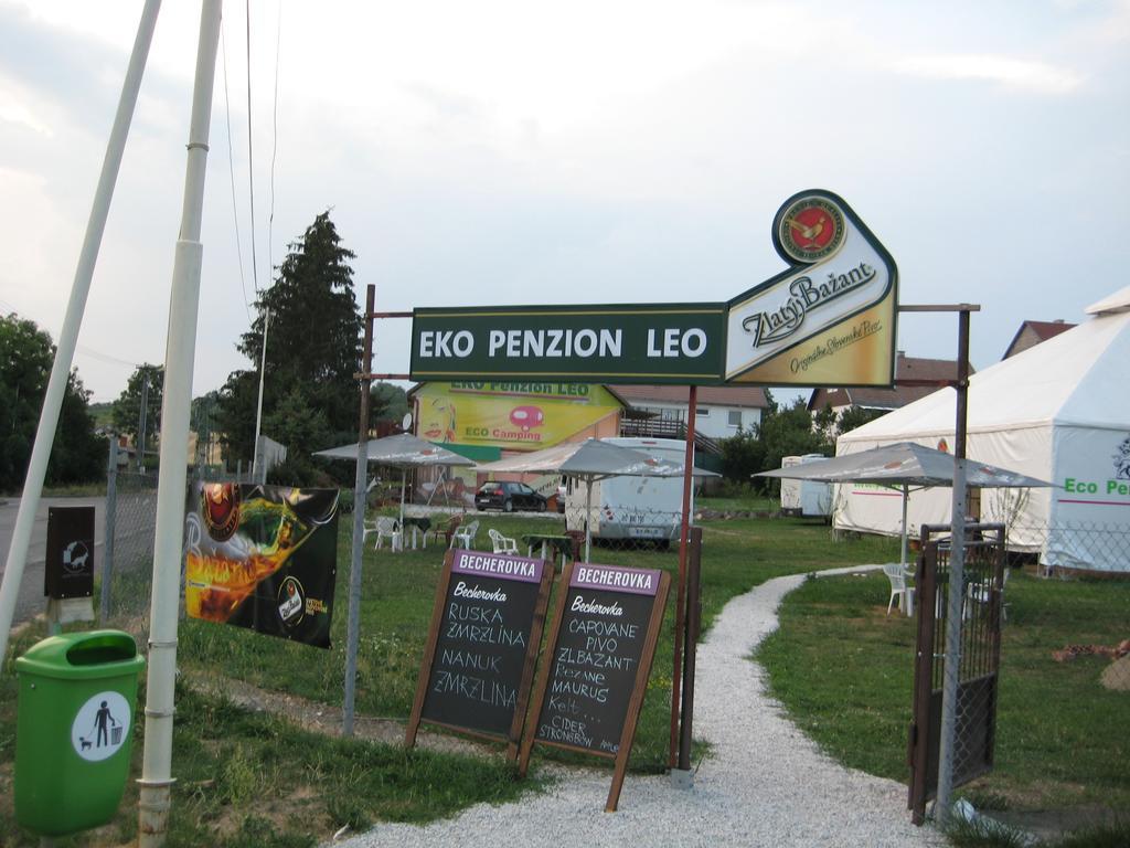 דודינצה Eko Penzion Leo מראה חיצוני תמונה